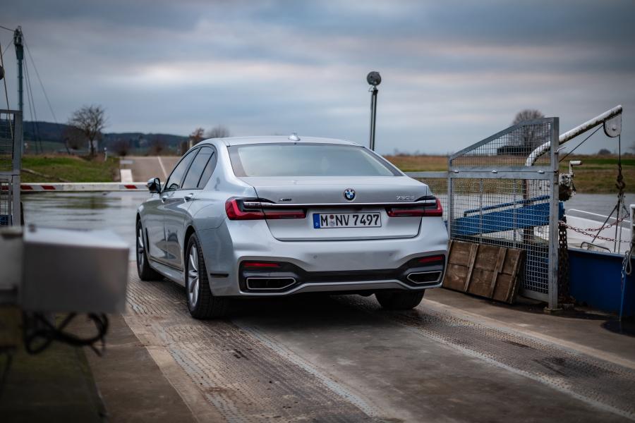  BMW 730d xDrive M Sport (G11) 2019 года  (WW) (фото 2 из 18)